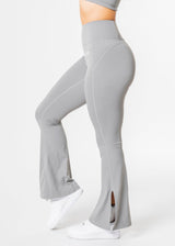 BLOOM Flared Leggings (NUR NOCH XL)