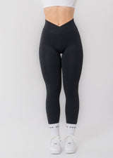 V-Waist Scrunch Leggings (Black M Vorbestellung: Lieferzeit ca. 2-3 Wochen)
