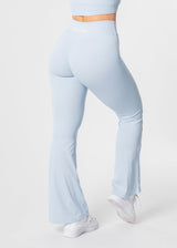 THRIVE Flared V-Waist Leggings [VORBESTELLUNG]