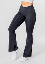 THRIVE Flared V-Waist Leggings [VORBESTELLUNG]