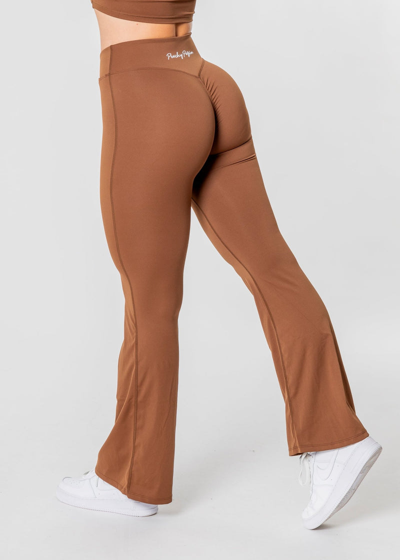 THRIVE Flared V-Waist Leggings [VORBESTELLUNG]