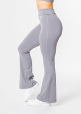 BREEZE Flared Leggings