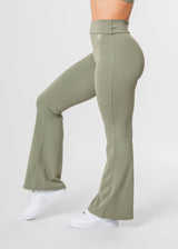 BREEZE Flared Leggings