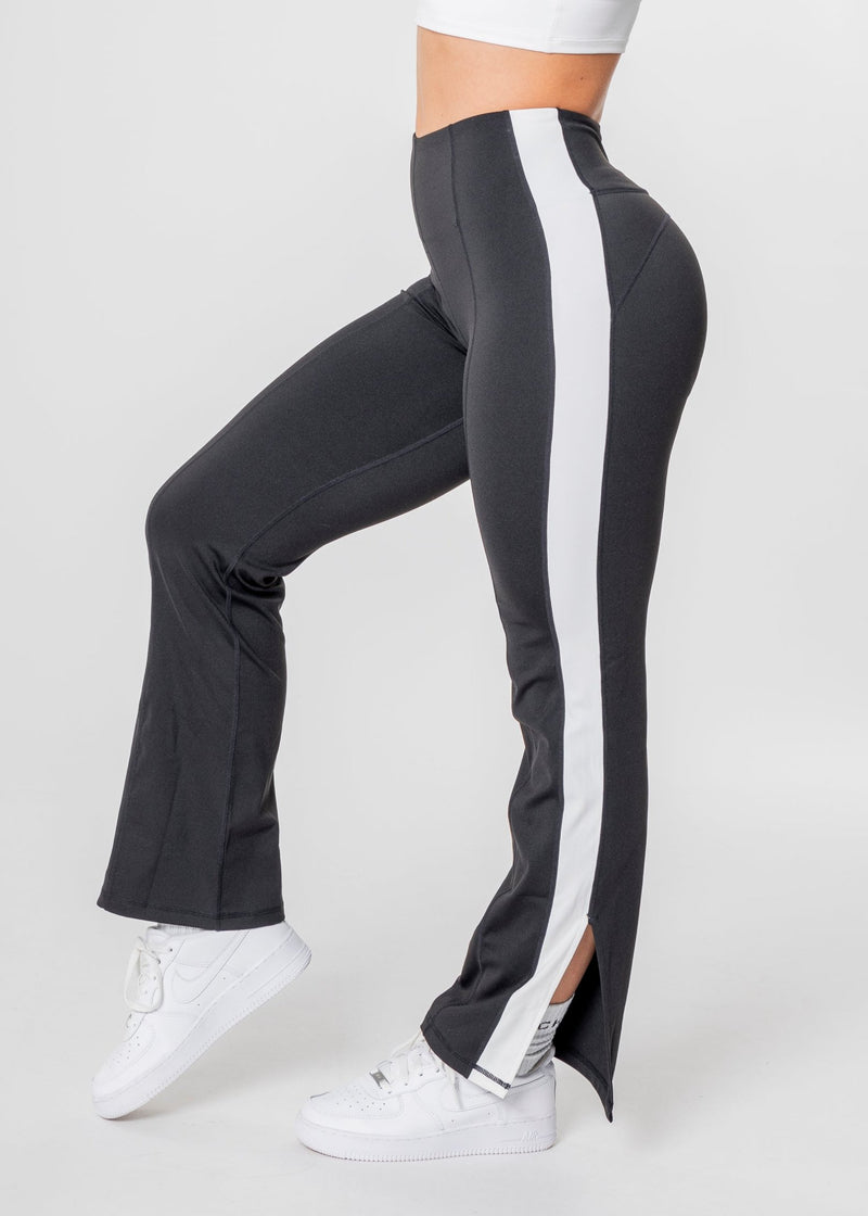 MOTION STRIPE Flared Leggings