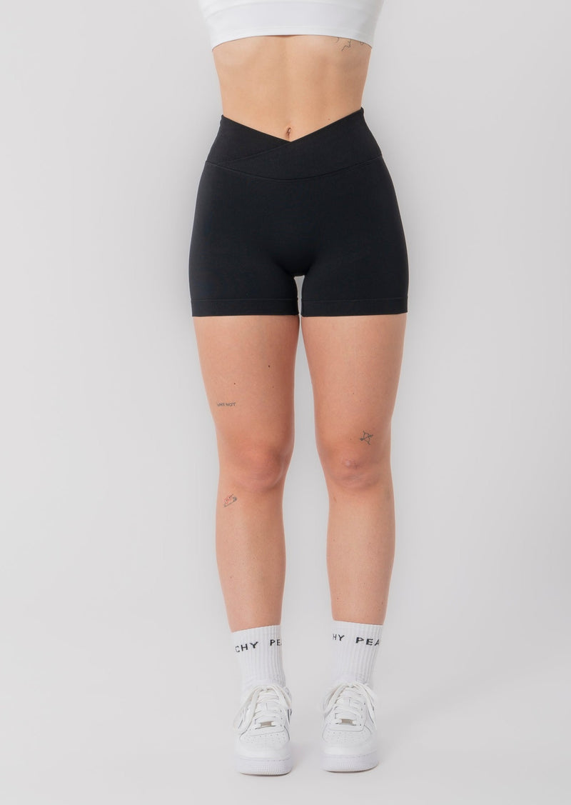 V-Waist Scrunch Shorts (Couleur Black PRÉCISION)