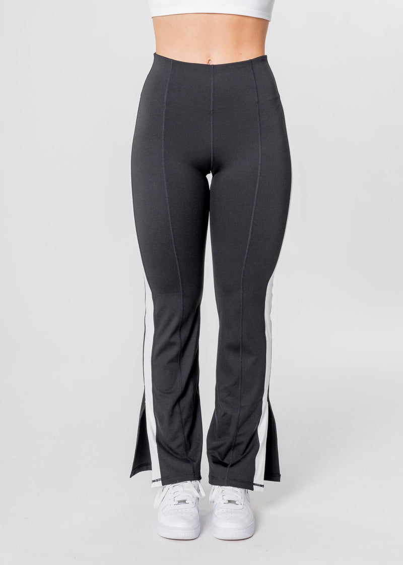 MOTION STRIPE Flared Leggings [VORBESTELLUNG]