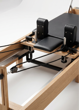 Pilates Reformer PeachLates™ Signature aus massivem Eichenholz