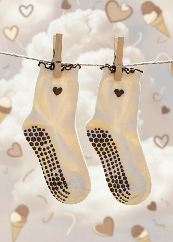 Pilates Socks - Vanilla Heart Ruffle
